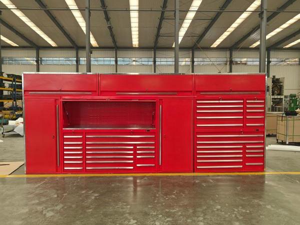 Kabinet Garasi Alat Merah
